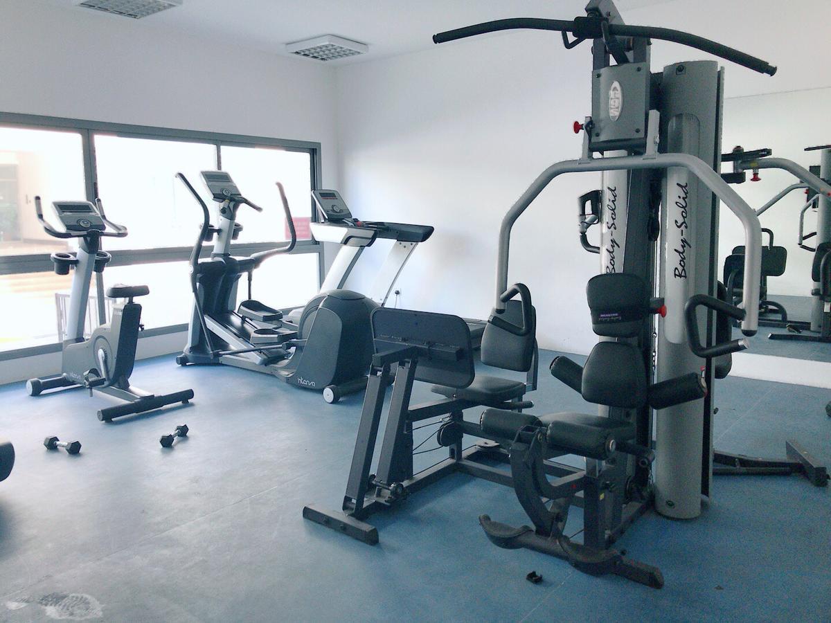 Stout Apartments Манама Екстериор снимка