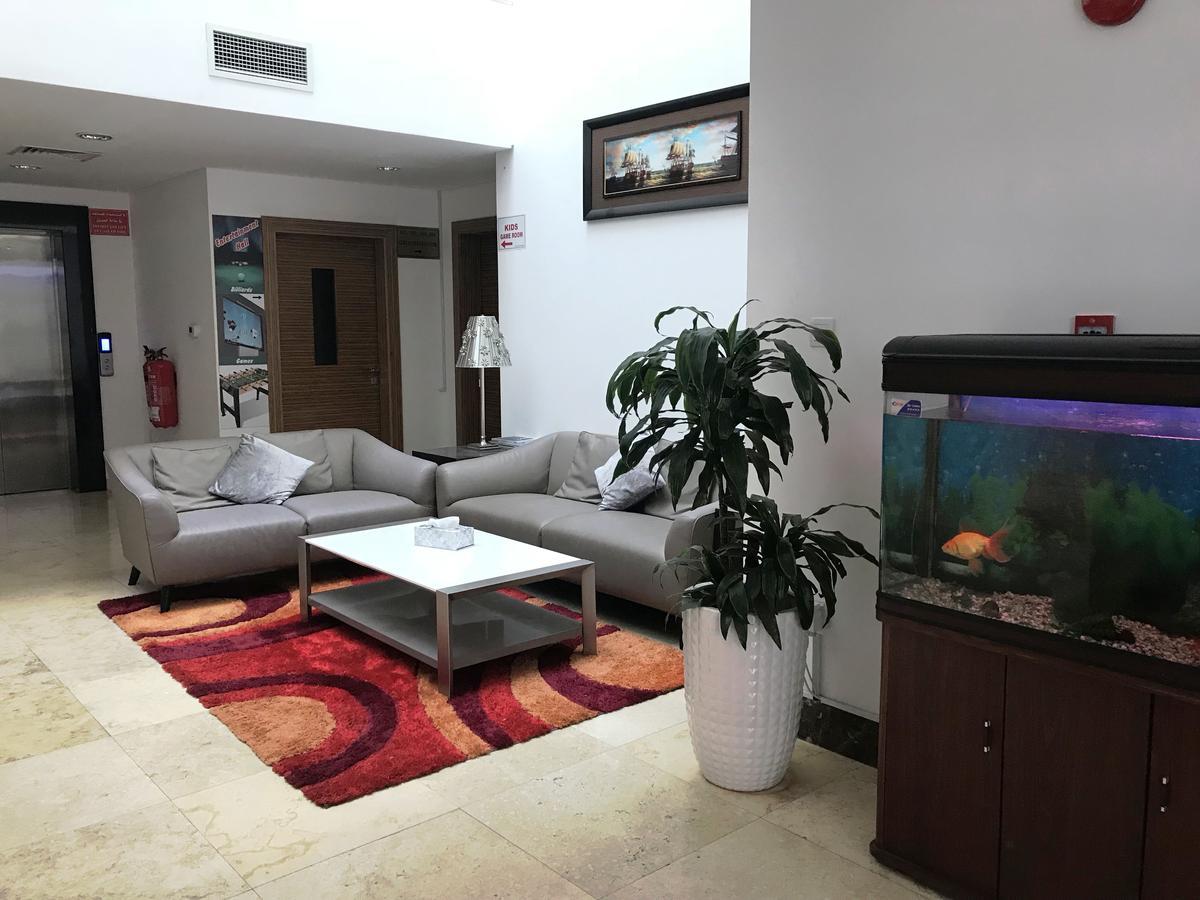 Stout Apartments Манама Екстериор снимка