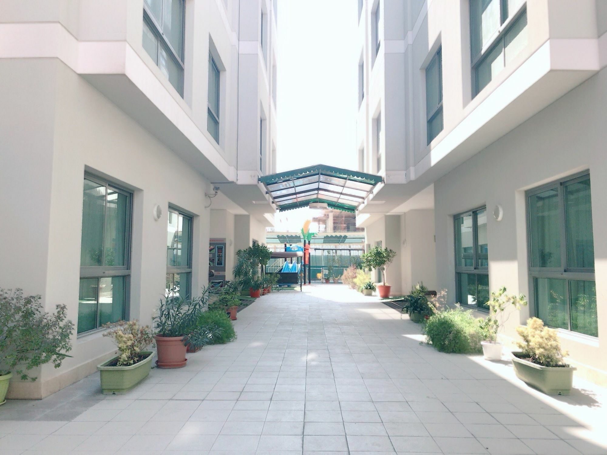 Stout Apartments Манама Екстериор снимка